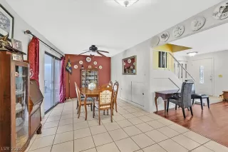 Photo #4: 2463609 Listing