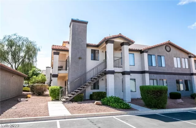 MLS: 2463611 Condo For Sale