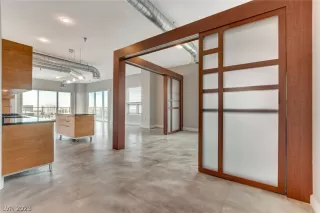 Photo #1: 2463615 Listing