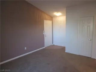 Photo #1: 2463621 Listing 