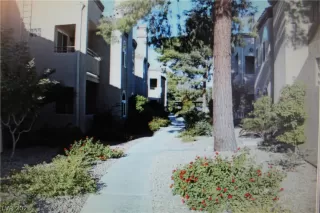 Photo #3: 2463627 Listing