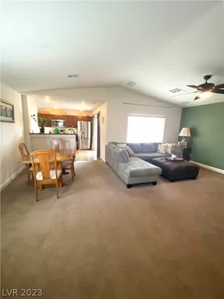 Photo #5: 2463640 Listing