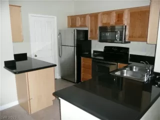 Photo #4: 2463645 Listing 