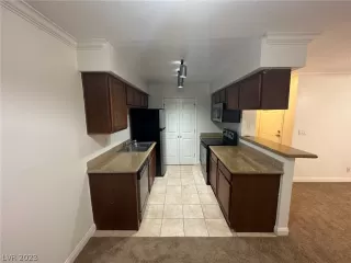 Photo #1: 2463681 Listing