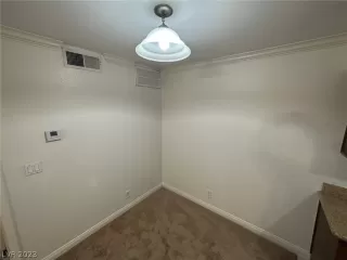 Photo #3: 2463681 Listing