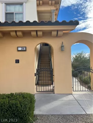 Photo #1: 2463693 Listing 