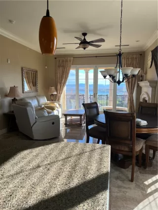 Photo #4: 2463693 Listing 