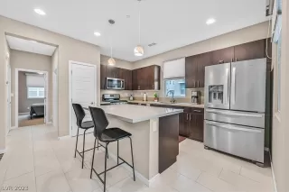 Photo #5: 2463695 Listing