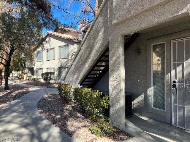 MLS: 2463704 Condo For Sale