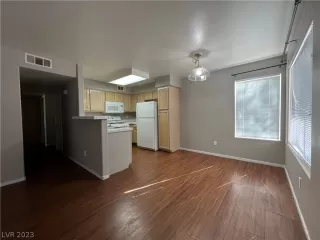 Photo #2: 2463704 Listing