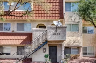 Photo #2: 2463714 Listing