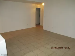 Photo #6: 2463759 Listing 