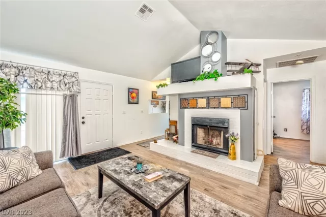 MLS: 2463761 Condo For Sale