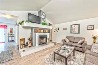 Photo #1: 2463761 Listing