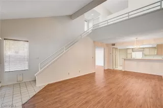 Photo #2: 2463793 Listing