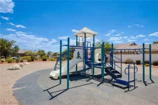 Photo #2: 2463800 Listing 