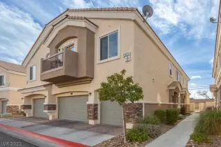 Photo #2: 2463803 Listing