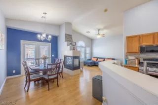 Photo #3: 2463803 Listing