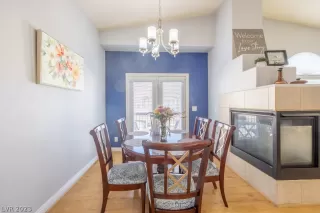 Photo #5: 2463803 Listing