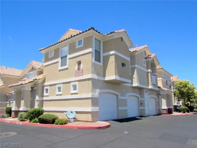 MLS: 2463804 Condo For Sale