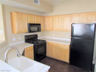 Photo #3: 2463804 Listing 