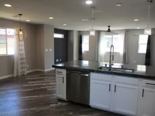 Photo #3: 2463814 Listing 