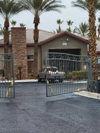 Photo #2: 2463824 Listing