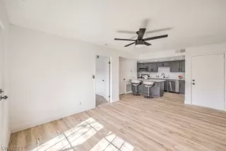 Photo #1: 2463841 Listing