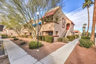 Photo #3: 2463841 Listing