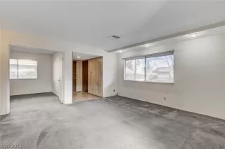 Photo #5: 2463863 Listing