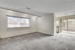 Photo #6: 2463863 Listing