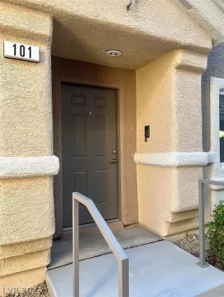 Photo #1: 2463890 Listing 