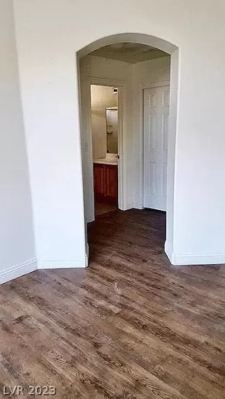 Photo #5: 2463890 Listing 