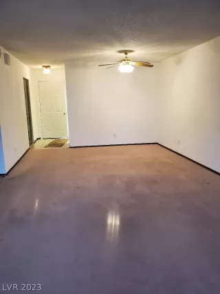 Photo #5: 2463893 Listing 