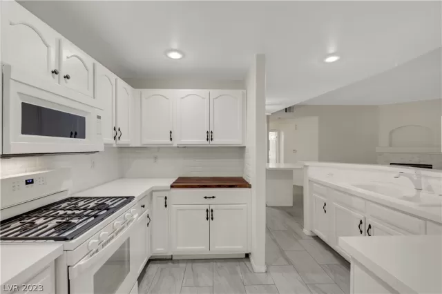 MLS: 2463904 Condo For Sale