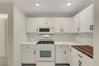 Photo #1: 2463904 Listing