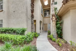 Photo #4: 2463904 Listing