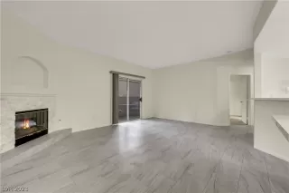 Photo #5: 2463904 Listing