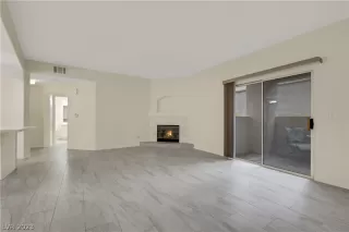 Photo #6: 2463904 Listing