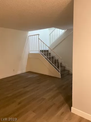 Photo #1: 2463910 Listing