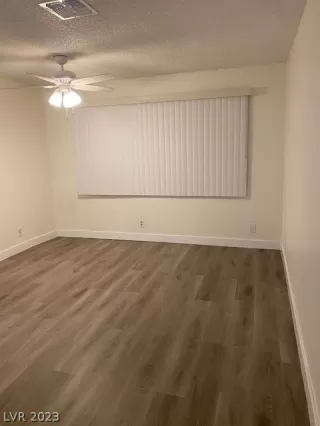 Photo #3: 2463910 Listing