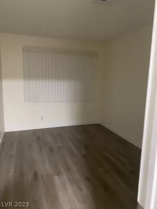 Photo #4: 2463910 Listing