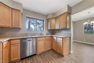 Photo #4: 2463915 Listing 