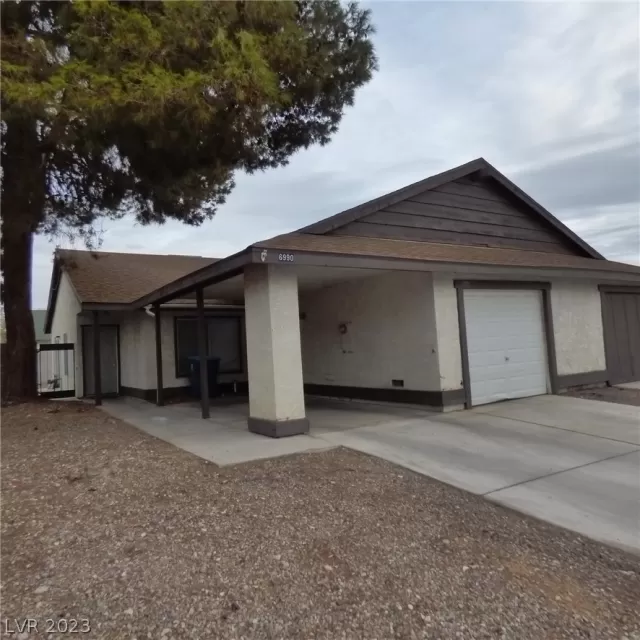 MLS: 2463921 Condo For Sale