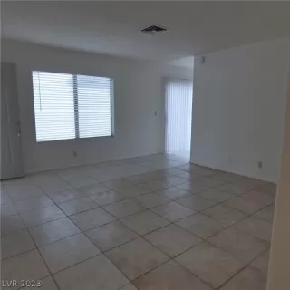 Photo #4: 2463921 Listing 