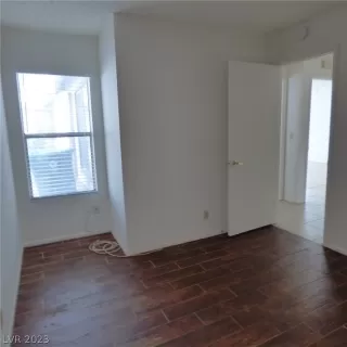 Photo #6: 2463921 Listing 