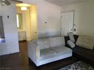 Photo #2: 2463939 Listing 