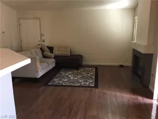 Photo #4: 2463939 Listing 