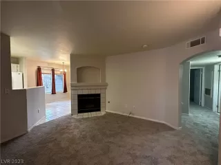 Photo #6: 2464029 Listing 