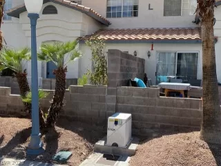 Photo #6: 2464030 Listing